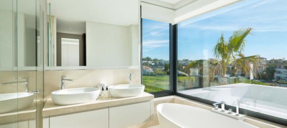 4 bedrooms Villa in Estepona, Spain No. 4764 8