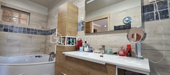 Casa de 6 dormitorios en Guemene-Penfao, France No. 299937 12