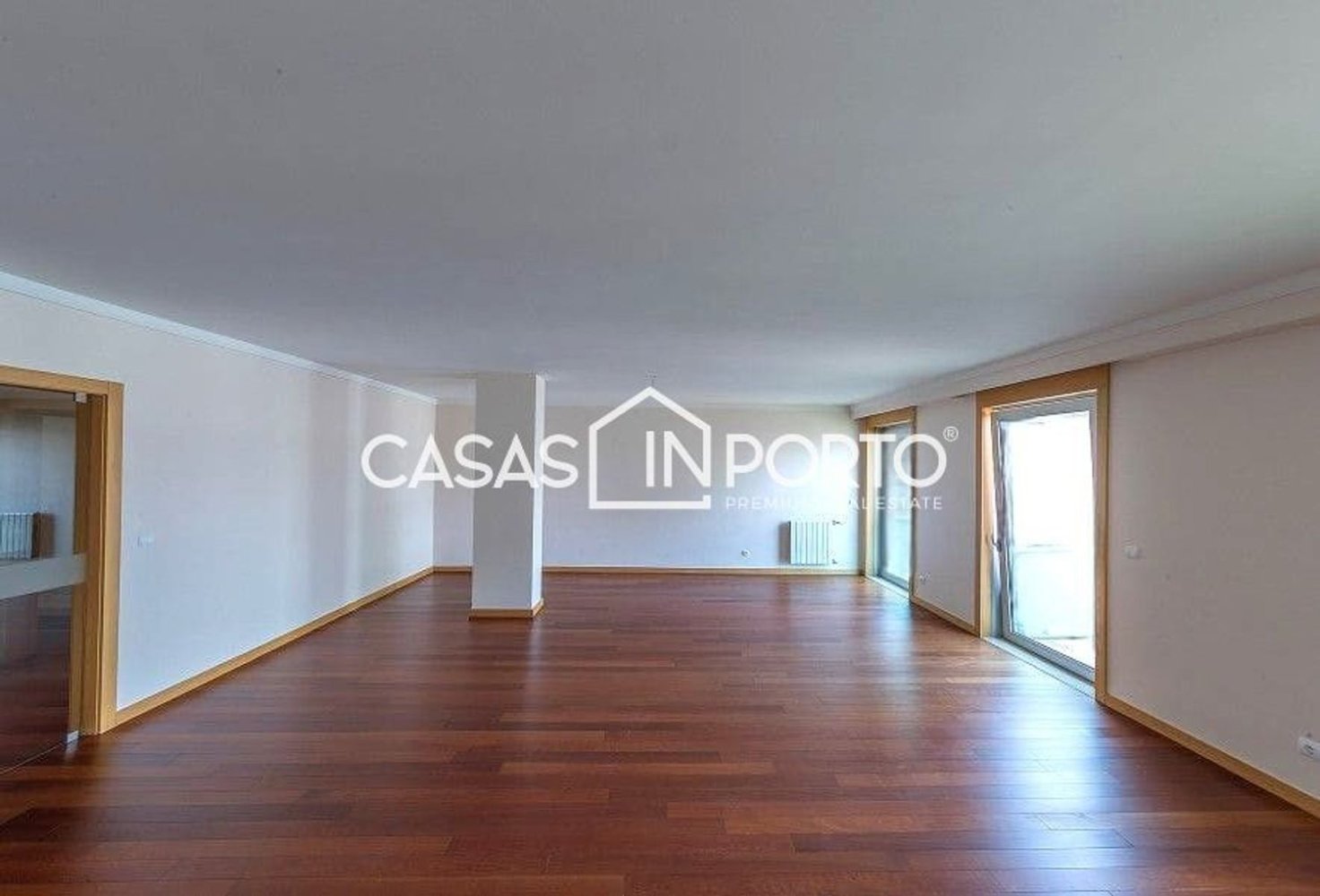4 bedrooms Apartment in Porto, Portugal No. 137941