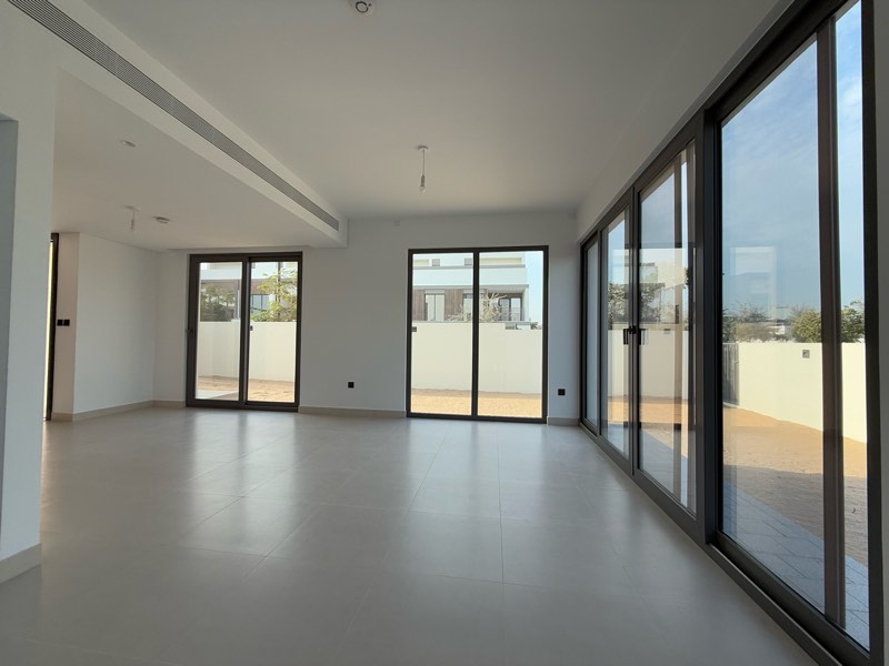 4 Schlafzimmer Villa in Dubai, UAE, Nr. 65808