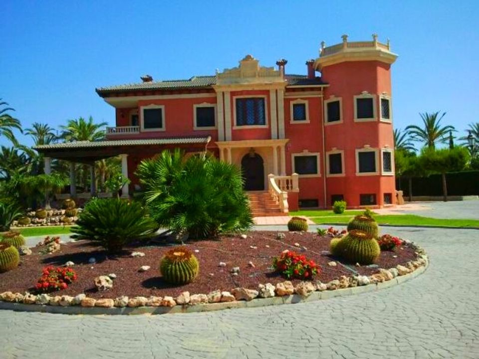 6 bedrooms House in Alicante, Spain No. 189247
