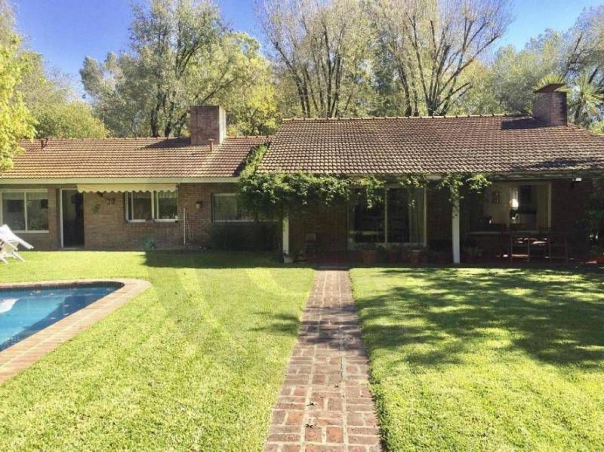 4 bedrooms House in Pilar, Argentina No. 15635