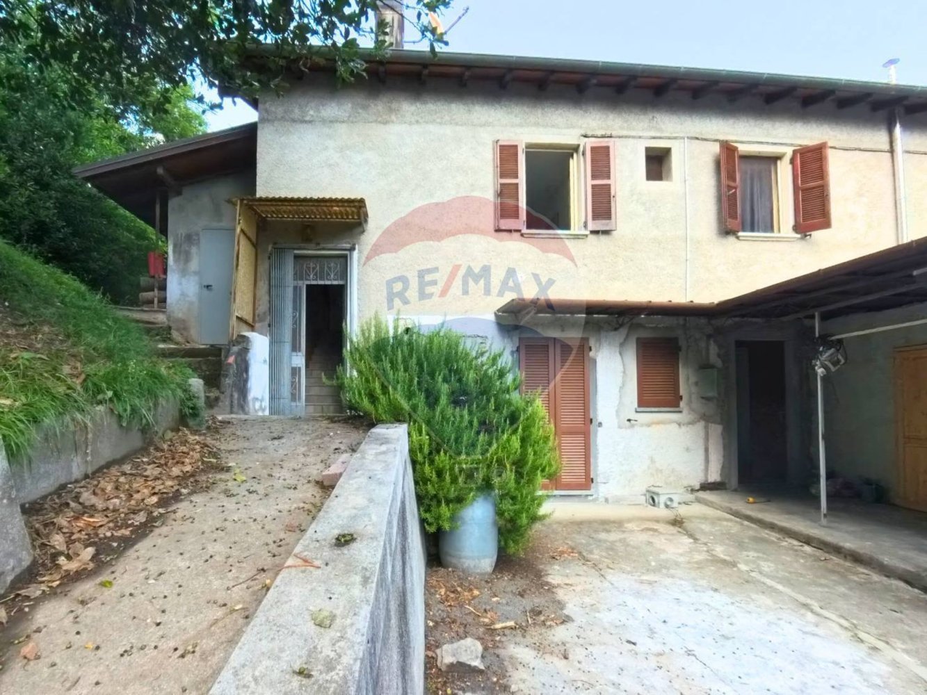 2 bedrooms Apartment in Carlazzo, Italy No. 319451