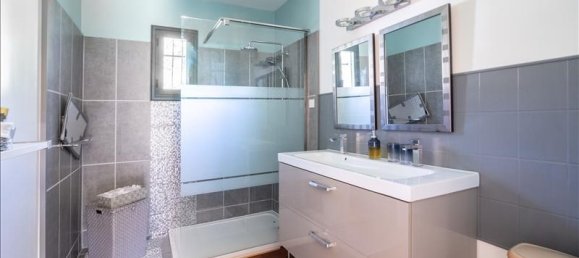 5 bedrooms Villa in Thil, France No. 344939 4