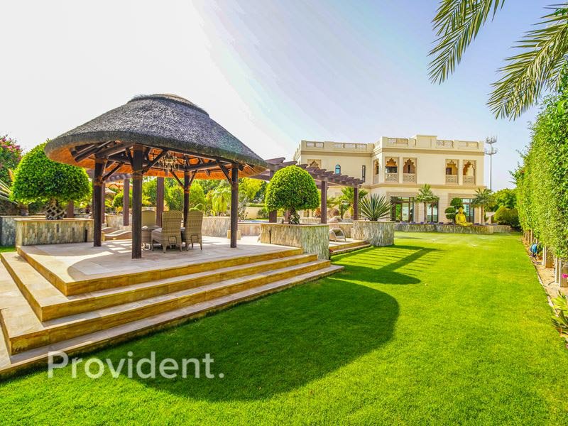 8 bedrooms Villa in Emirates Hills, UAE No. 2143