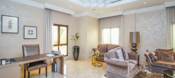 8 bedrooms Villa in Emirates Hills, UAE No. 2143 11