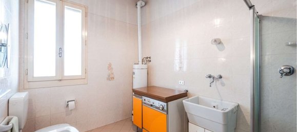 Casa de 6 dormitorios en San Giovanni in Persiceto, Italy No. 352625 64