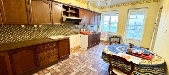 11 rooms Building in Saint-Benoit-sur-Loire, France No. 88467 5