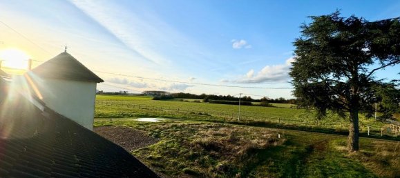 11 rooms Building in Saint-Benoit-sur-Loire, France No. 88467 7