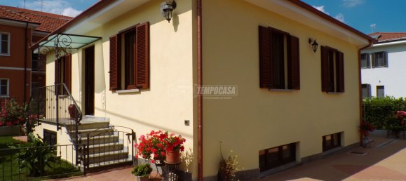 3 Schlafzimmer Haus in Pinerolo, Italy, Nr. 179419 21