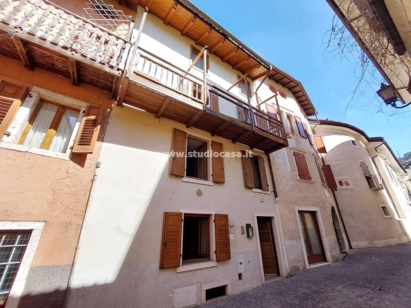 Дом с 2 спальнями в Ала, Италия № 302385