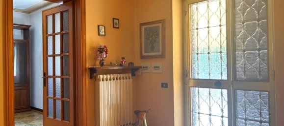 4-salle Maison de ville à Lucca, Italy No. 261574 5