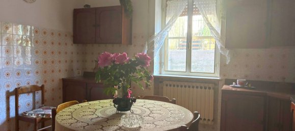 4-salle Maison de ville à Lucca, Italy No. 261574 9