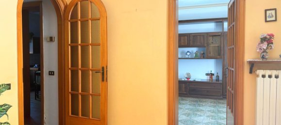 4-salle Maison de ville à Lucca, Italy No. 261574 4