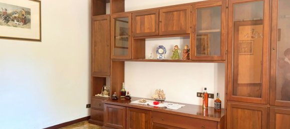 4-salle Maison de ville à Lucca, Italy No. 261574 6