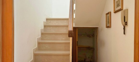 4-salle Maison de ville à Lucca, Italy No. 261574 11