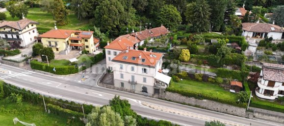 2 bedrooms Penthouse in San Fermo della Battaglia, Italy No. 381447 3