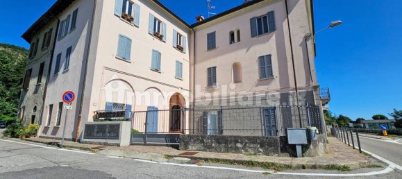 2 bedrooms Penthouse in San Fermo della Battaglia, Italy No. 381447 2