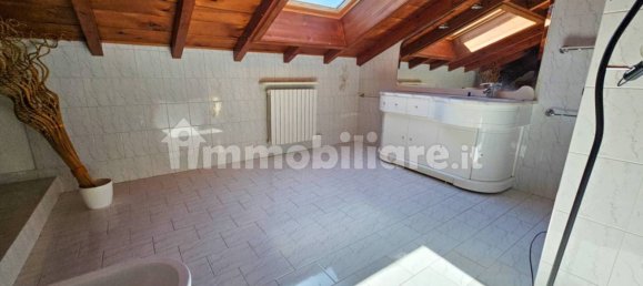 2 bedrooms Penthouse in San Fermo della Battaglia, Italy No. 381447 20