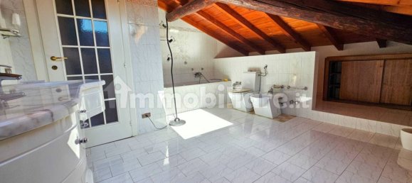 2 bedrooms Penthouse in San Fermo della Battaglia, Italy No. 381447 22