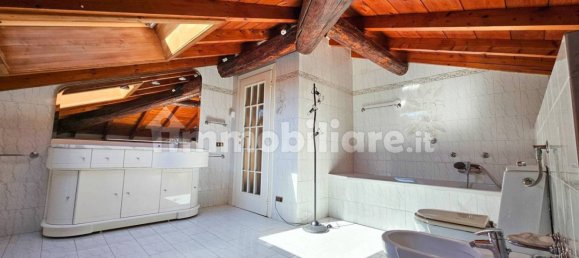 2 bedrooms Penthouse in San Fermo della Battaglia, Italy No. 381447 23