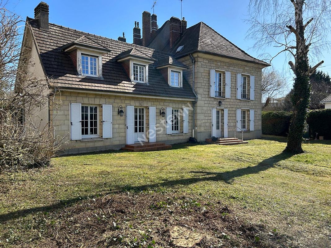 7 bedrooms House in Saint-Ouen-l'Aumone, France No. 118499