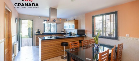 4 bedrooms House in Jun, Spain No. 94734 4