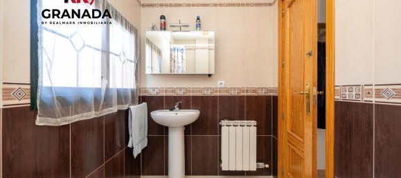 4 bedrooms House in Jun, Spain No. 94734 25