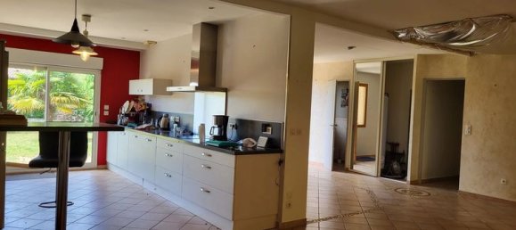 5 rooms Villa in Romaneche-Thorins, France No. 358936 2