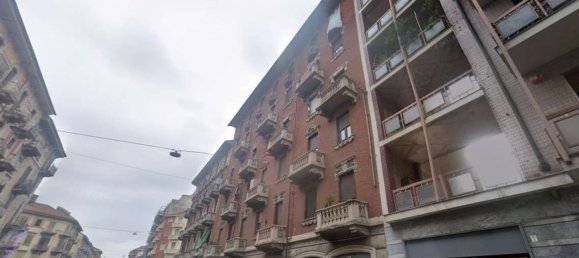 2 bedrooms Apartment in Turin, Italy No. 326901 4