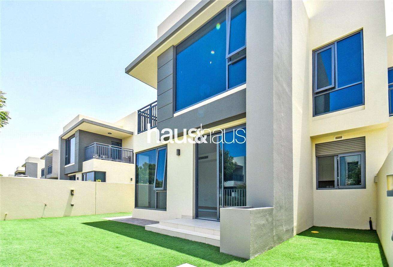 4 bedrooms Villa in Dubai Hills Estate, UAE No. 100451