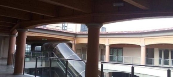 246m² Commercial property in Foiano della Chiana, Italy No. 192154 2