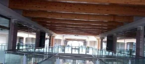 246m² Commercial property in Foiano della Chiana, Italy No. 192154 3