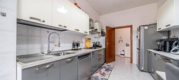 2 chambres Appartement à Reggio Emilia, Italy No. 349769 4