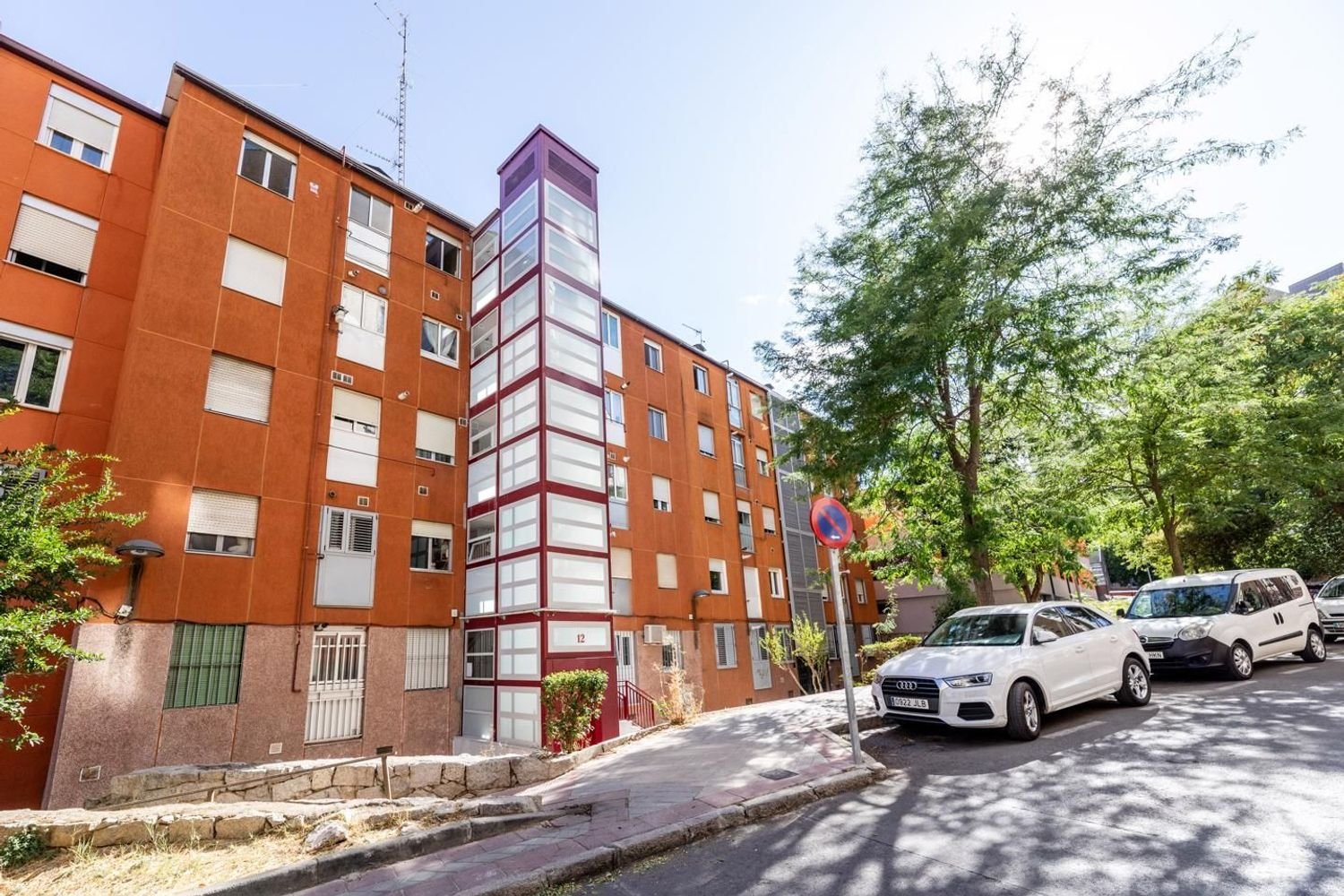 3 bedrooms Apartment in Madrid, Spain No. 256141