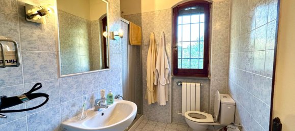 6-Zimmer Haus in Massa, Italy, Nr. 177380 13