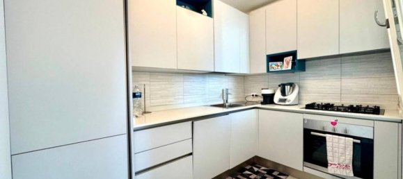 3 bedrooms Apartment in Florence, Italy No. 344858 9