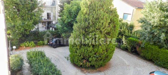 Apartamento de 3 dormitorios en Lucca, Italy No. 370678 36
