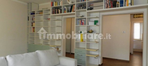 Apartamento de 3 dormitorios en Lucca, Italy No. 370678 3