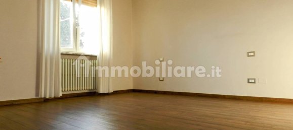 Apartamento de 3 dormitorios en Lucca, Italy No. 370678 31