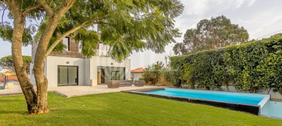 5 bedrooms Villa in Cascais, Portugal No. 236329 2
