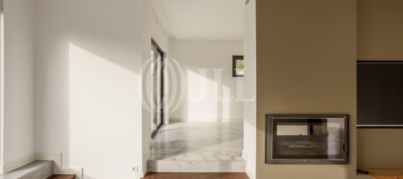 5 bedrooms Villa in Cascais, Portugal No. 236329 4