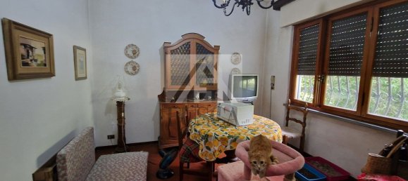 9 bedrooms Villa in Lucca, Italy No. 311006 12