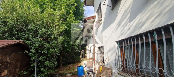 9 bedrooms Villa in Lucca, Italy No. 311006 2