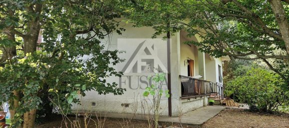 9 bedrooms Villa in Lucca, Italy No. 311006 6