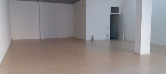 150m² Office in Saronno, Italy No. 364880 3