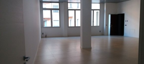 150m² Office in Saronno, Italy No. 364880 14