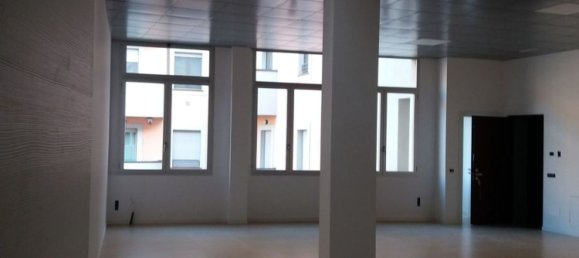150m² Office in Saronno, Italy No. 364880 4