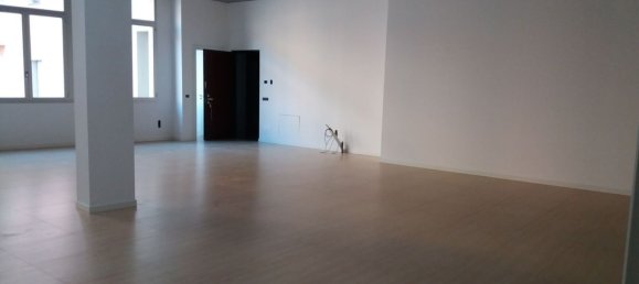 150m² Office in Saronno, Italy No. 364880 15