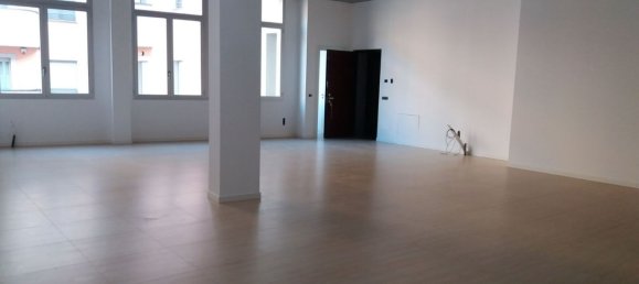 150m² Office in Saronno, Italy No. 364880 12